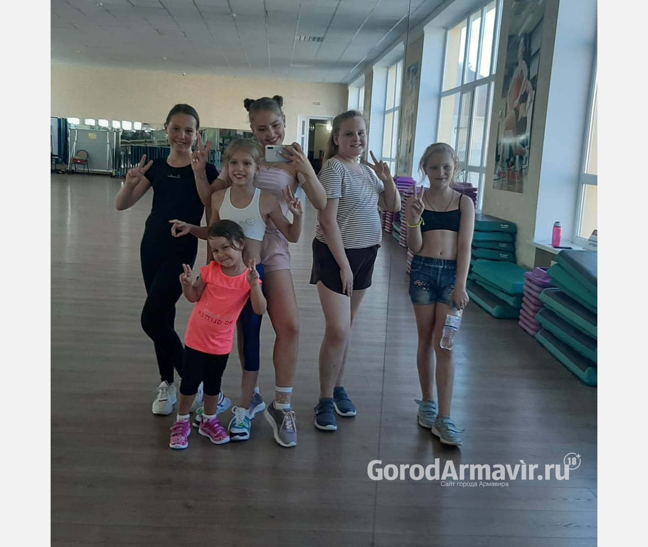 ФЦ VITA CLUB приглашает девочек от 6 до 14 лет на занятия современными танцами
